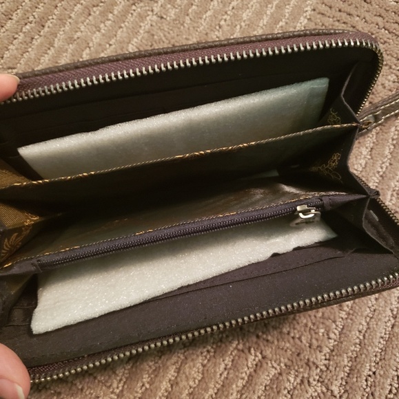 Wallet - Picture 3 of 4